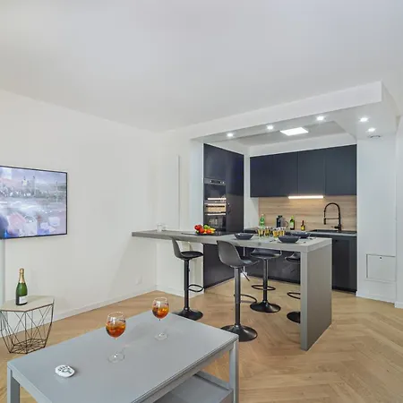 Apartment And Paris * Netflix * Parking * 6 Pers