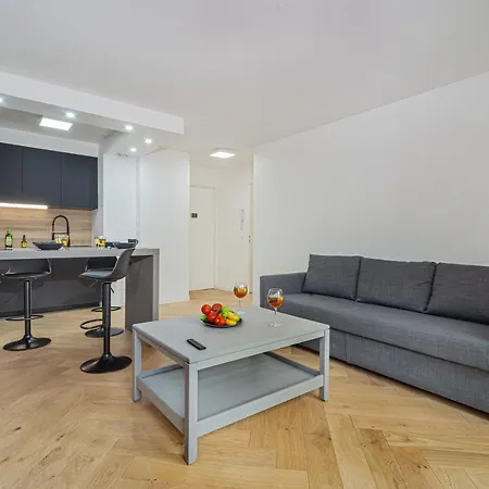 And Paris * Netflix * Parking * 6 Pers Apartment *